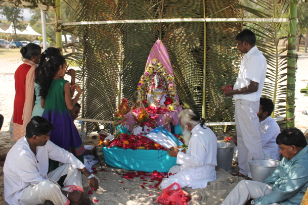 VINAYAGA SADOURTHY SE PERPÉTUE AU CAP HOMARD DE SAINT-GILLES 