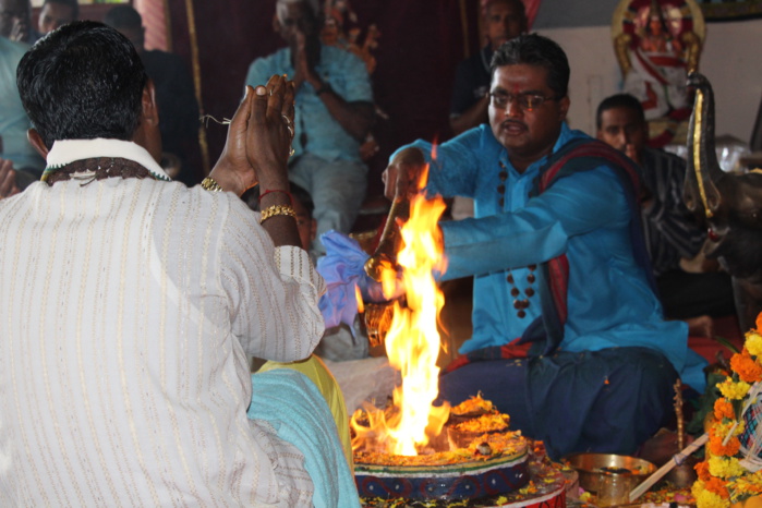 FÊTE PEROUMAL AU TEMPLE PANDIALÉ PRIMAT DE SAINT-DENIS 