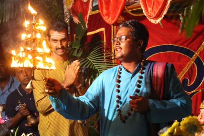 FÊTE PEROUMAL AU TEMPLE PANDIALÉ PRIMAT DE SAINT-DENIS FÊTE PEROUMAL AU TEMPLE PANDIALÉ PRIMAT DE SAINT-DENIS