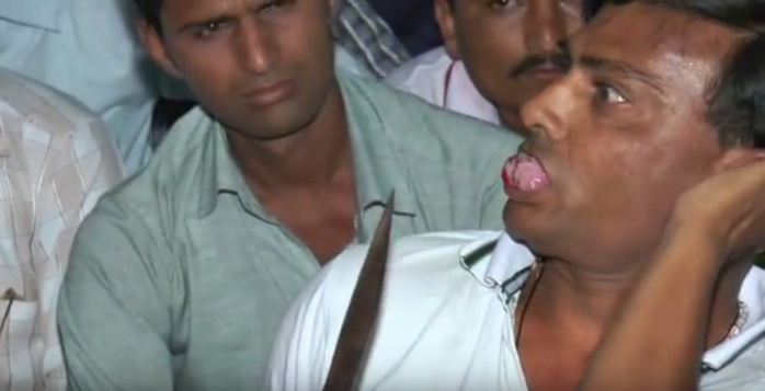 TRANSE DE LA DÉESSE MÂTA KÂLI TRANSE DE LA DÉESSE MÂTA KÂLI