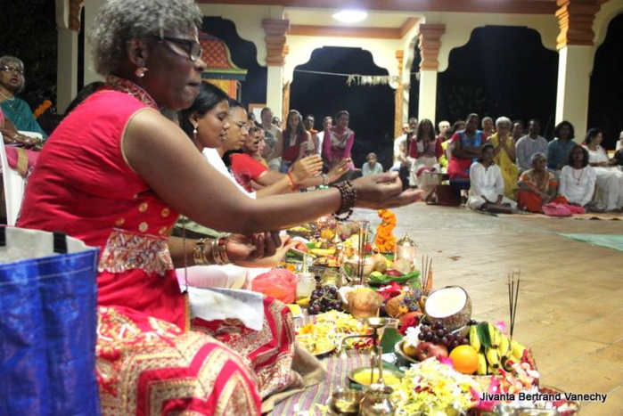 CÉLÉBRATION DU DIPAVALI 2016 À L'ASHRAM DU PORT