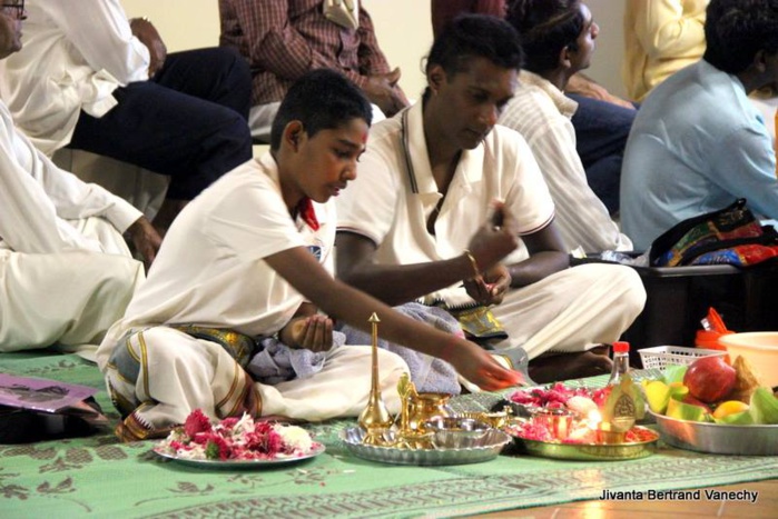 CÉLÉBRATION DU DIPAVALI 2016 À L'ASHRAM DU PORT