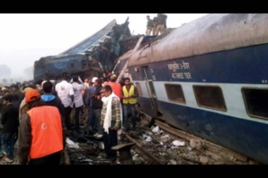 Inde: une centaine de morts dans un déraillement de train