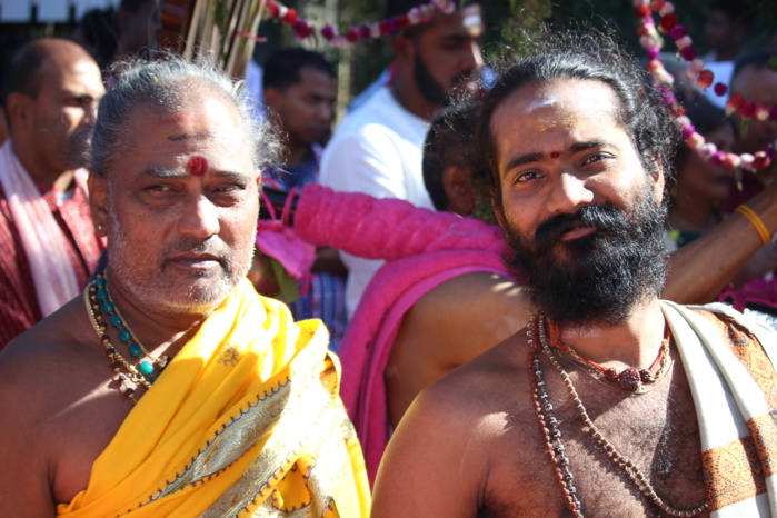 LA FAMILLE SUNDARAM FACE AU NON-RENOUVELLEMENT DE LEURS CONTRATS  LA FAMILLE SUNDARAM FACE AU NON-RENOUVELLEMENT DE LEURS CONTRATS