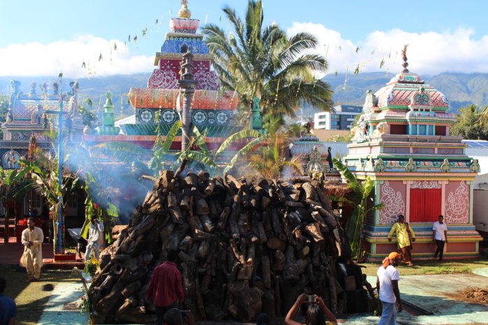 MARCHE SUR LE FEU AU TEMPLE PANDIALE PRIMAT 2016