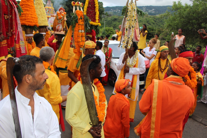 MARCHE SUR LE FEU AU TEMPLE PANDIALE PRIMAT 2016