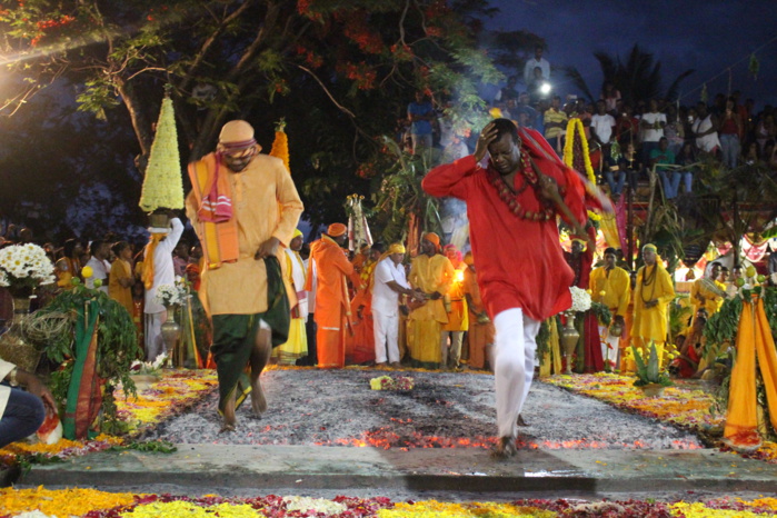 MARCHE SUR LE FEU AU TEMPLE PANDIALE PRIMAT 2016