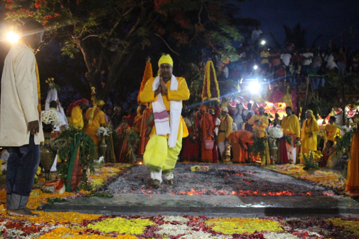 MARCHE SUR LE FEU AU TEMPLE PANDIALE PRIMAT 2016