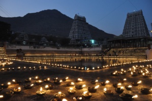 Pourquoi et comment célébrons-nous la Karthigai Deepam ?