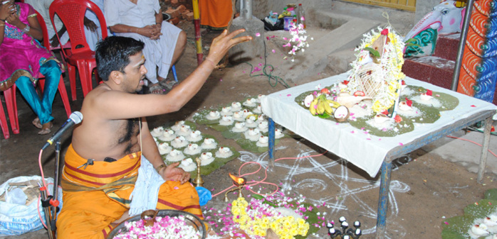 PARIHARAM : LA VÉRITÉ SUR LA NOIX DE COCO PARIHARAM : LA VÉRITÉ SUR LA NOIX DE COCO