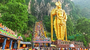 THAIPUSAM À BATU CAVES THAIPUSAM À BATU CAVES