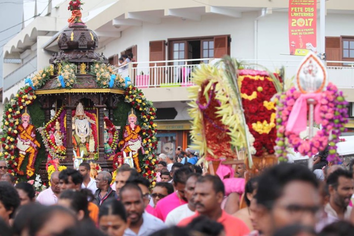THAIPUSAM CAVADEE 2017 : AU TEMPLE SIVA SOUPRAMANIEN À ST-ANDRÉ