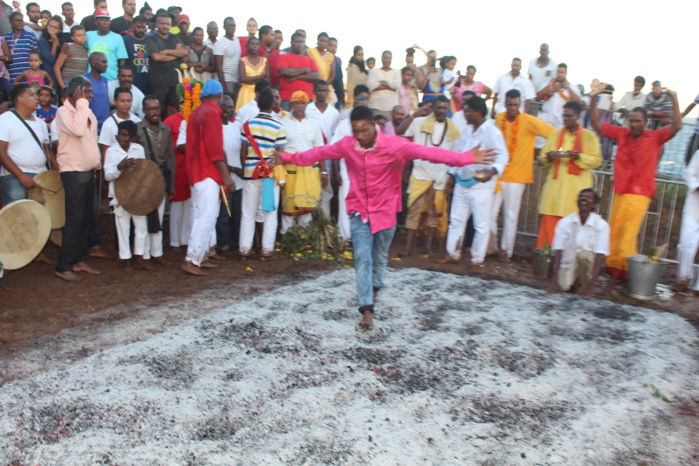 MARCHE SUR LE FEU TANAMBO SAINT-PIERRE (FAMILLE BARRET) 2017