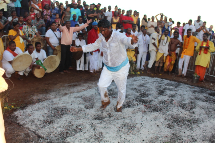 MARCHE SUR LE FEU TANAMBO SAINT-PIERRE (FAMILLE BARRET) 2017