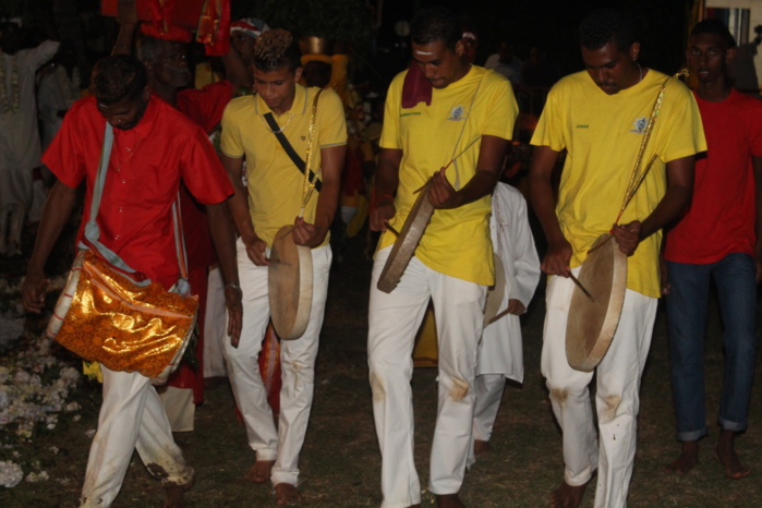 MARCHE SUR LE FEU AU TEMPLE GILLOT 2017
