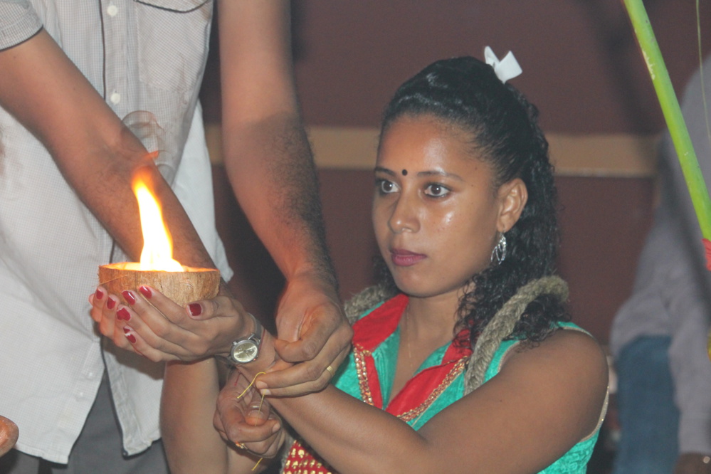 DÉBUT FÊTE MARIAMMAN AU TEMPLE PANDIALÉ PRIMAT
