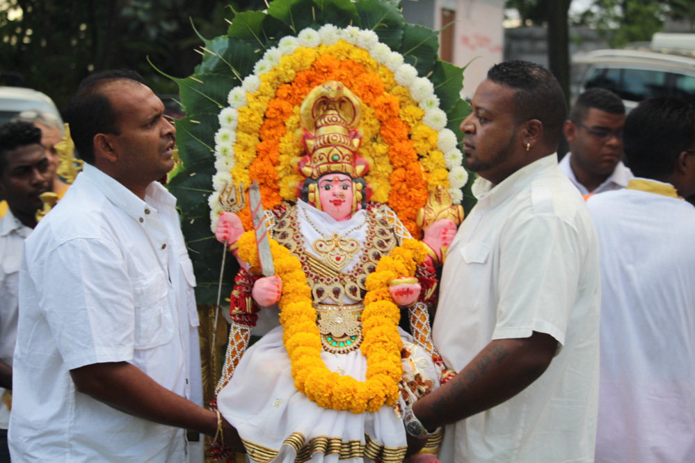 FÊTE MARIAMMAN AU TEMPLE PANDIALE PRIMAT 2017