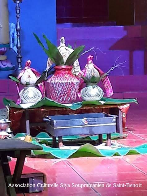 DÉBUT DU CAVADEE AU TEMPLE SIVA SOUPRAMANIEN DE ST-BENOÎT 