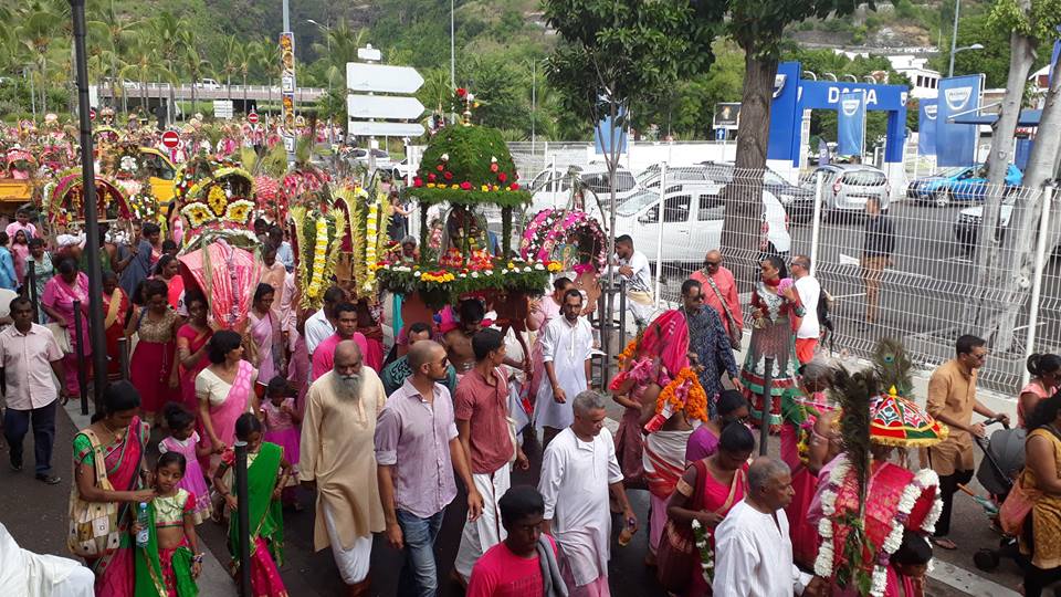 VAIKASI VISAKAM KÂVADI AU TEMPLE DE SAINT-PAUL 2017