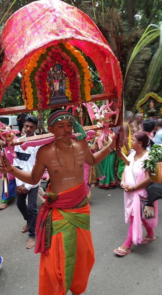 VAIKASI VISAKAM KÂVADI AU TEMPLE DE SAINT-PAUL 2017