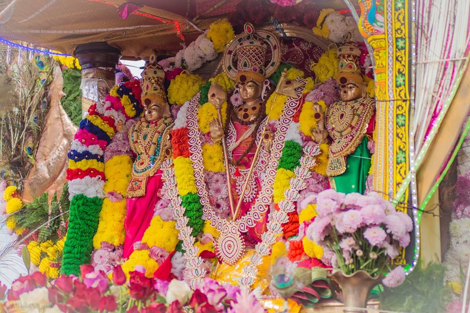 VAÏKASI VISAKAM KÂVADI 2017 AU TEMPLE SIVA SOUPRAMANIEN DE ST-BENOÎT 