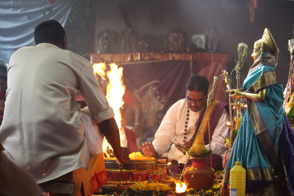 DÉBUT DES FESTIVITÉS POUR MAHA KÂLI AU TEMPLE PANDIALÉ PRIMAT DE ST-DENIS