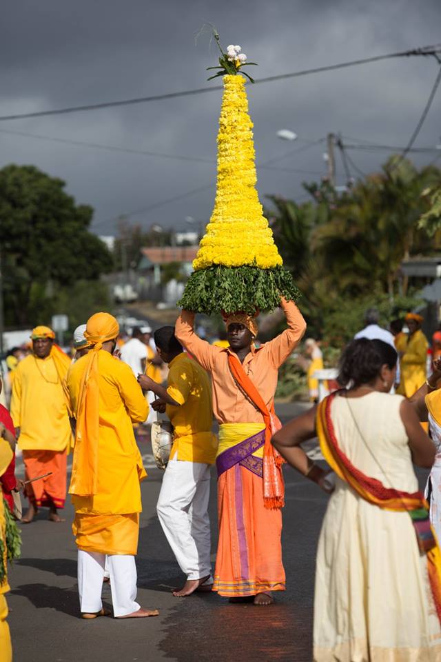MARCHE SUR LE FEU AU TEMPLE POININ-COULIN DE ST-GILLES LES HAUTS 