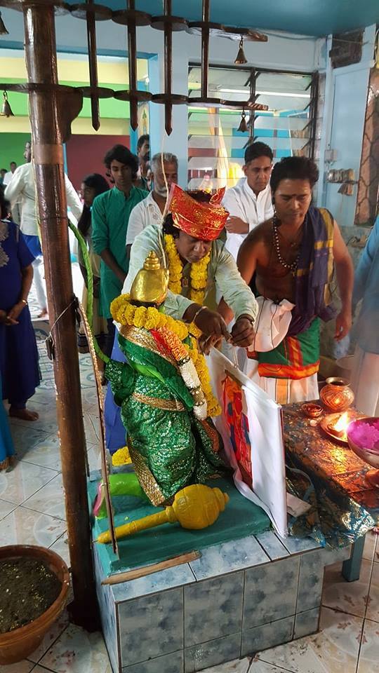 CODY ETTRAM GÔVINDEN AU TEMPLE MAHA VISHNU DE L'ETANG CAMBUSTON 