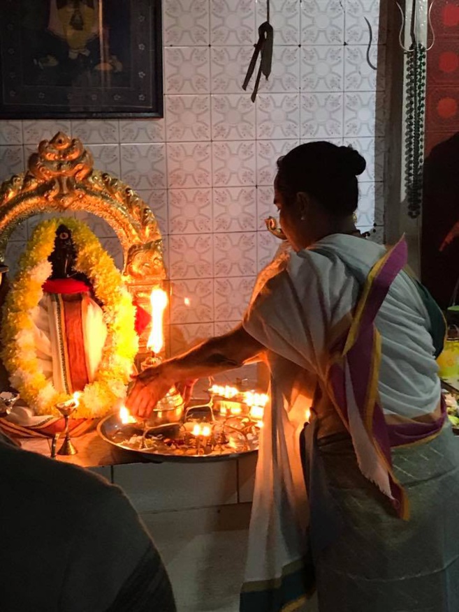 NAVARATRI : 1ER OUTCHAVAL AU TEMPLE KARLY DERRIÈRE BAZAR ST-PIERRE