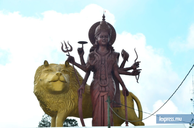 Grand-Bassin: la déesse Durga dans toute sa splendeur