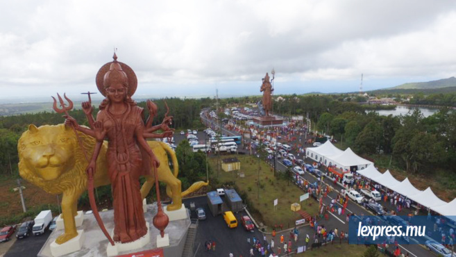 Grand-Bassin: la déesse Durga dans toute sa splendeur