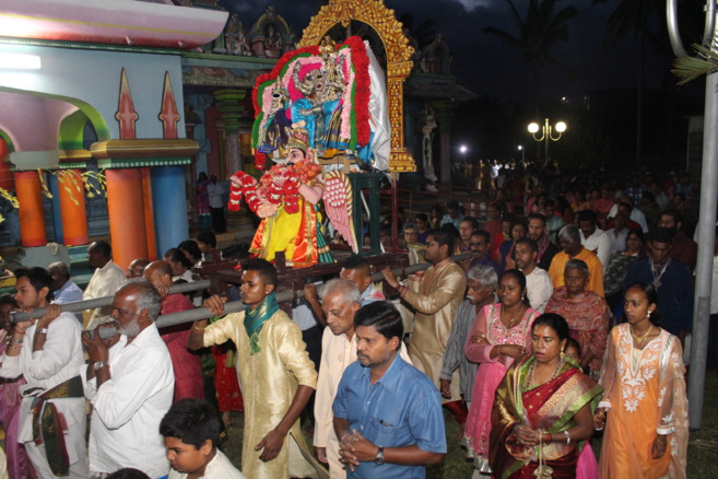 3ÈME FÊTE GÔVINDEN AU TEMPLE NARASSINGUA PEROUMAL À SAINT-PIERRE