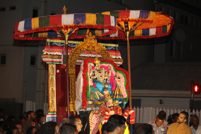 3ÈME FÊTE GÔVINDEN AU TEMPLE NARASSINGUA PEROUMAL À SAINT-PIERRE