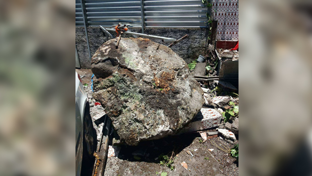Saint-Joseph : un bloc de 5 tonnes s’écrase sur la chapelle familiale