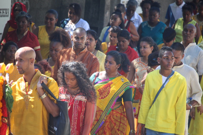 MARCHE SUR LE FEU AU TEMPLE PANDIALE PRIMAT 2017 MARCHE SUR LE FEU AU TEMPLE PANDIALE PRIMAT 2017