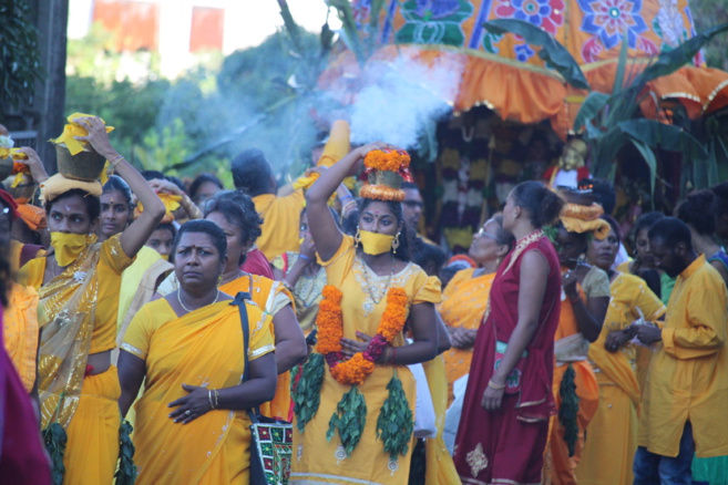 MARCHE SUR LE FEU AU TEMPLE PANDIALE PRIMAT 2017 MARCHE SUR LE FEU AU TEMPLE PANDIALE PRIMAT 2017