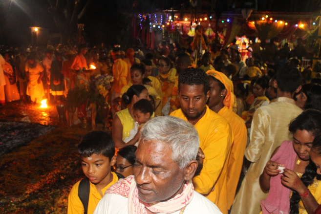 MARCHE SUR LE FEU AU TEMPLE PANDIALE PRIMAT 2017 MARCHE SUR LE FEU AU TEMPLE PANDIALE PRIMAT 2017