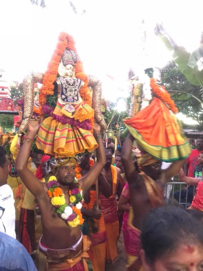 MARCHE SUR LE FEU 2018 AU TEMPLE DRAUPADI MAISON ROUGE DE ST-LOUIS 