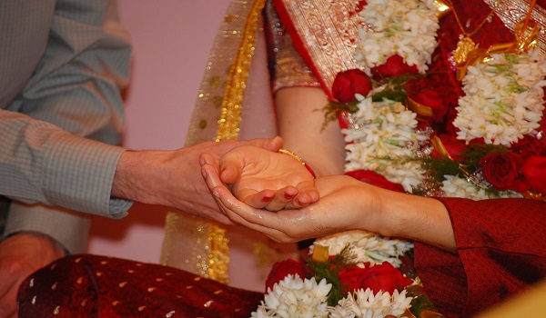 L'IMPORTANCE DU MARIAGE HINDOU L'IMPORTANCE DU MARIAGE HINDOU