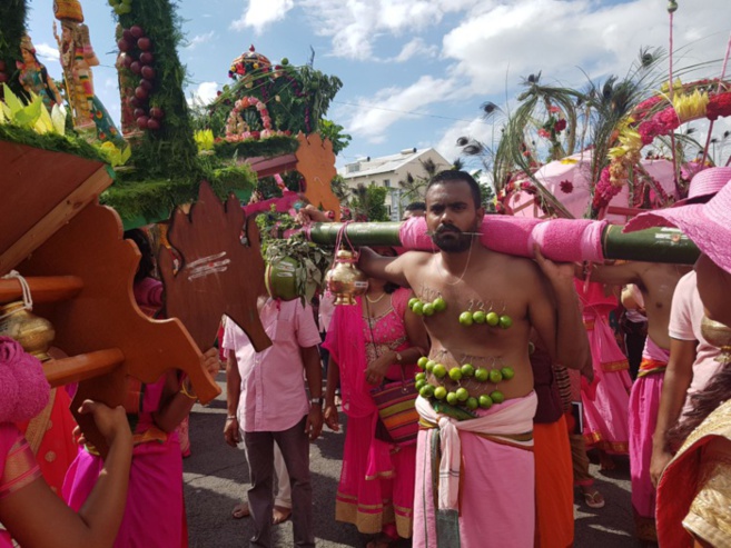 TAÏ POOSAM KÂVADI 2018 AU TEMPLE SIVA SOUPRAMANIEN DE ST-ANDRÉ