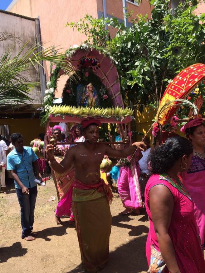 TAÏ POOSAM KÂVADI 2018 AU TEMPLE SIVA CHANMOUGA NAADA DE ST-LOUIS