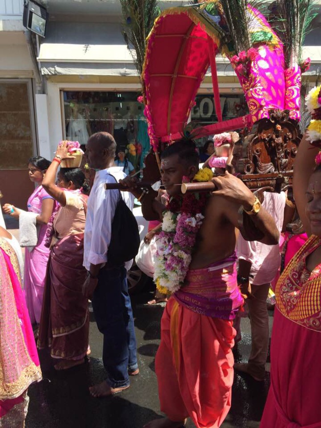 TAÏ POOSAM KÂVADI 2018 AU TEMPLE SIVA CHANMOUGA NAADA DE ST-LOUIS