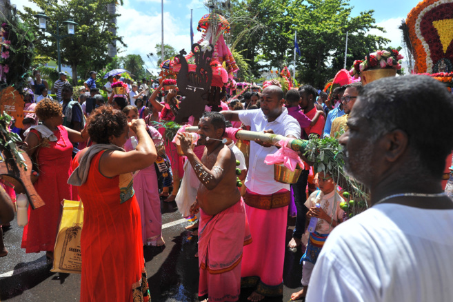 TAÏ POOSAM KÂVADI 2018 AU TEMPLE SIVA CHANMOUGA NAADA DE ST-LOUIS