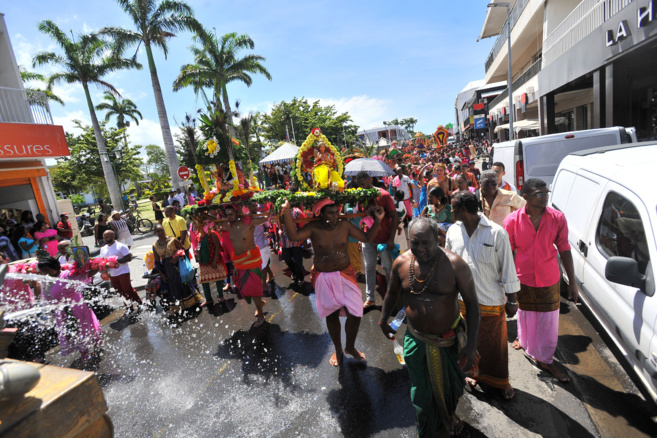 TAÏ POOSAM KÂVADI 2018 AU TEMPLE SIVA CHANMOUGA NAADA DE ST-LOUIS
