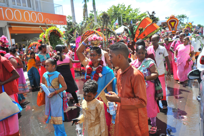 TAÏ POOSAM KÂVADI 2018 AU TEMPLE SIVA CHANMOUGA NAADA DE ST-LOUIS