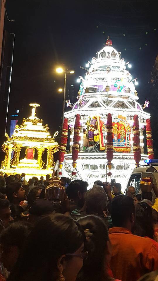TAÏ POOSAM KÂVADI 2018 AU TEMPLE SRI SUBRAMANIAR BATU CAVES EN MALAISIE 
