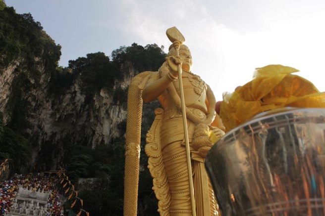 TAÏ POOSAM KÂVADI 2018 AU TEMPLE SRI SUBRAMANIAR BATU CAVES EN MALAISIE 