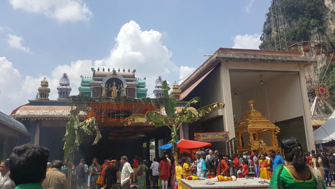 TAÏ POOSAM KÂVADI 2018 AU TEMPLE SRI SUBRAMANIAR BATU CAVES EN MALAISIE 
