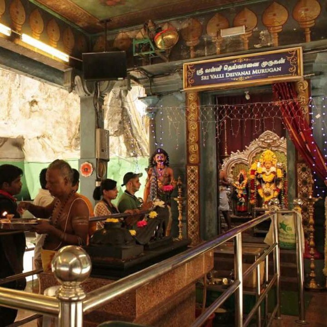 TAÏ POOSAM KÂVADI 2018 AU TEMPLE SRI SUBRAMANIAR BATU CAVES EN MALAISIE 