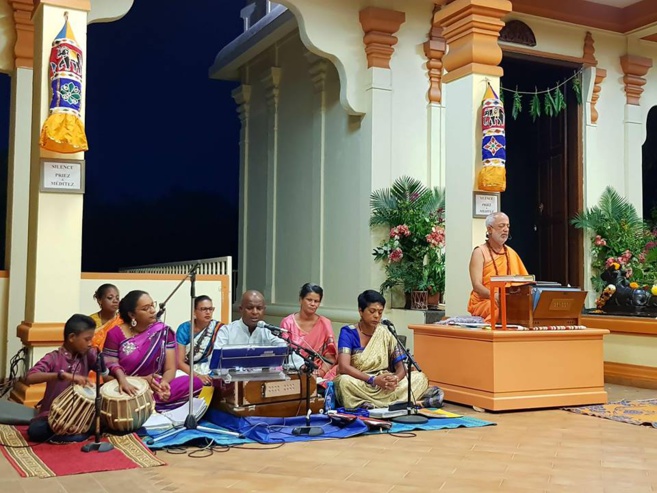 DÉBUT DE LA MAHA SHIVARATRI À L'ASHRAM DU PORT 